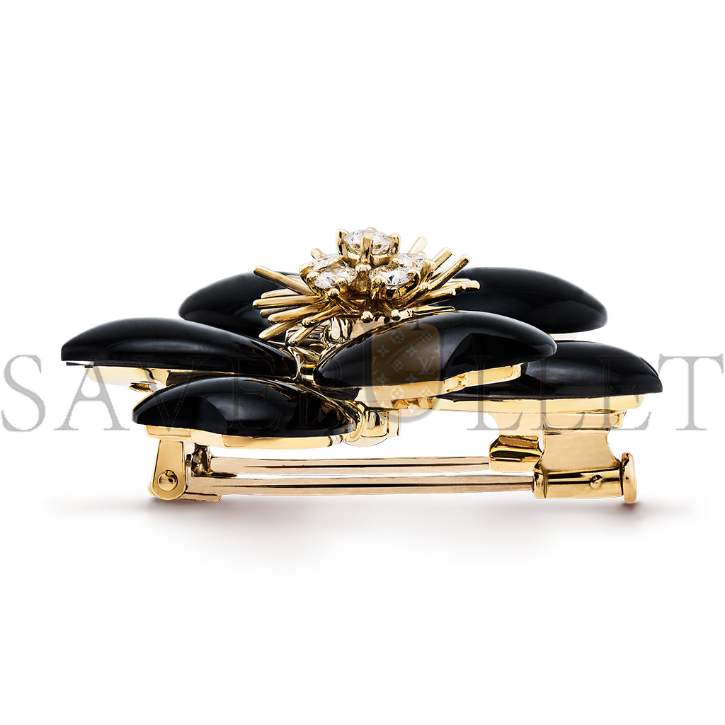 VAN CLEEF ARPELS ROSE DE NOËL CLIP, MEDIUM MODEL - YELLOW GOLD, DIAMOND, ONYX  VCARO9B300